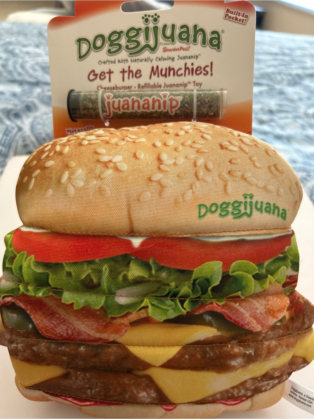 Doggijuana Get the Munchies Refillable Cheeseburger Plush Dog Toy + Juananip NWT